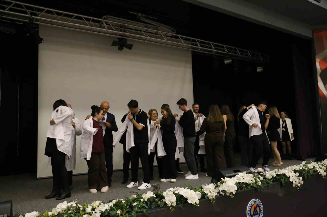 AVRASYA ÜNİVERSİTESİ SAĞLIK BİLİMLERİ FAKÜLTESİ ÖĞRENCİLERİNİN MESLEK HAYATLARINA İLK ADIMI...
