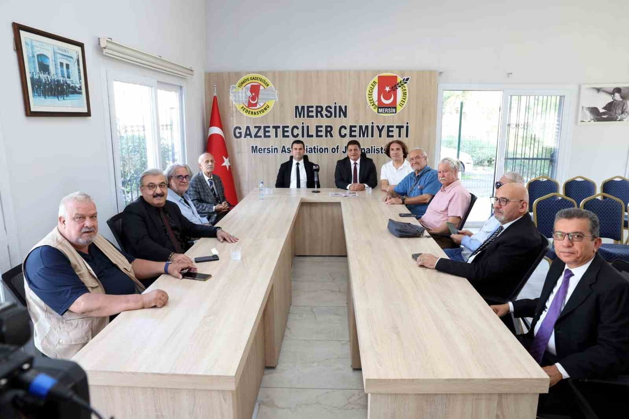 AKDENİZ KAYMAKAMI VE BELEDİYE BAŞKAN VEKİLİ MURAT BEŞİKCİ, MERSİN GAZETECİLER CEMİYETİNE (MGC)...