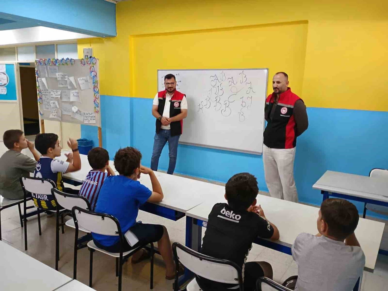 ERZİNCAN'DA ÖĞRENCİLERE MODERN TARIM UYGULAMALARI ANLATILDI